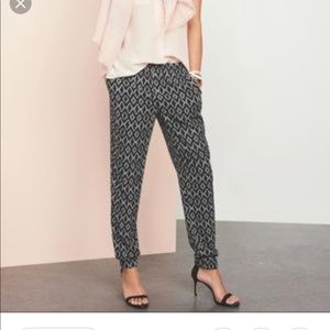 BANANA REPUBLIC soft Ikat drapey jogger pants!
